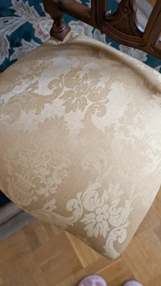 Sillas de comedor de madera y tela