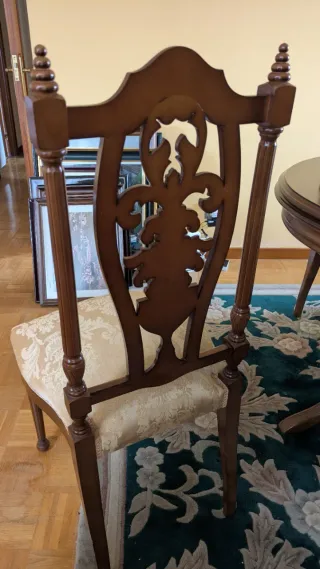 Sillas de comedor de madera y tela