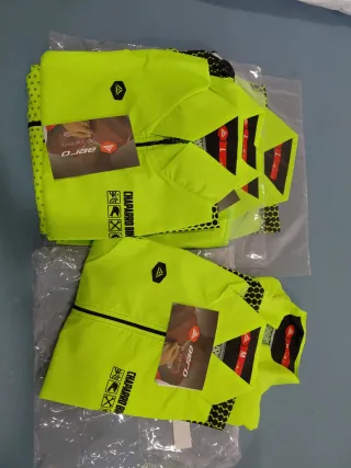 Lote 25 piezas Ropa Ciclismo/ deportiva