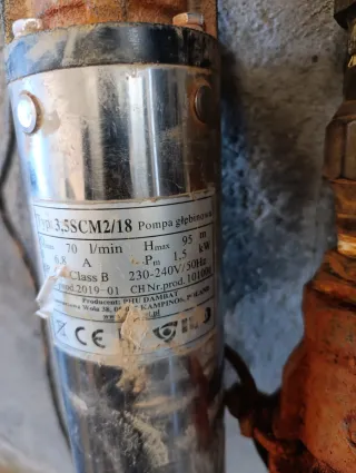 Bomba de sondeo sumergible