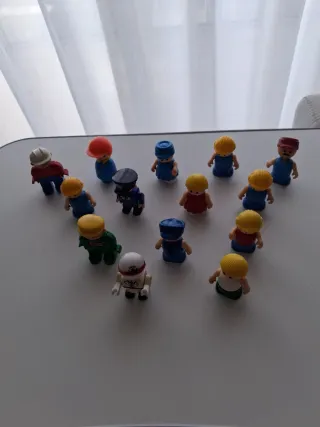 Lote Figuras Fisher-Price y Lego (14 pz)