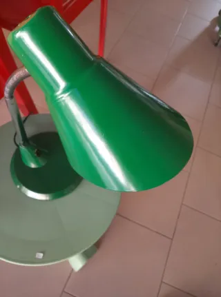 Lampada da tavolo verde