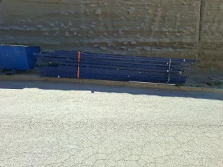 Estanterías industriales naranjas de 6  metros