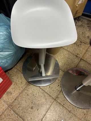 Taburetes Janinge Ikea 50 euros unidad