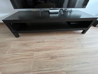 Mueble TV negro y madera