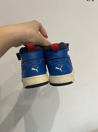 Scarpe Puma bimbo blu, bianche e rosse taglia 33