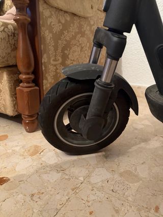 Patinete eléctrico negro