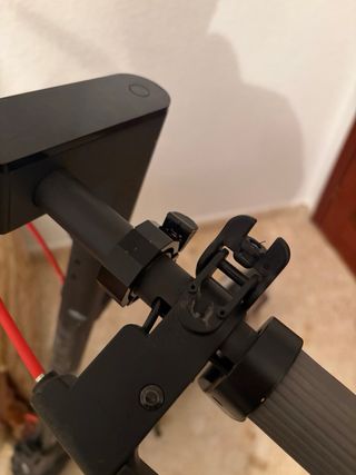 Patinete eléctrico negro