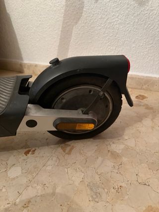 Patinete eléctrico negro