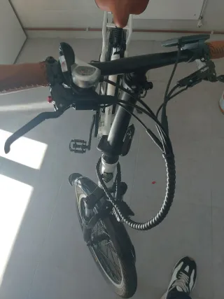 Bicicleta Eléctrica Plegable Blanca