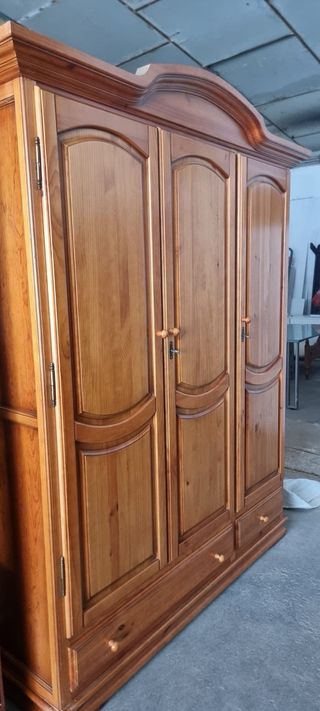 Armario de madera 1.70 ancho x 2.12 alto