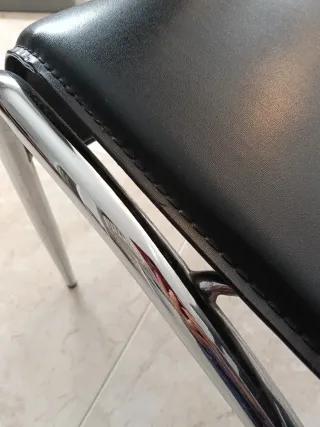 4 Sillas Polipiel y Acero Negras