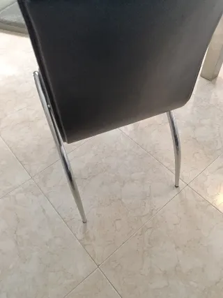 4 Sillas Polipiel y Acero Negras