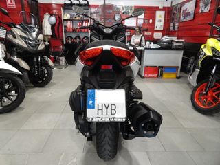 Yamaha X-MAX 400
