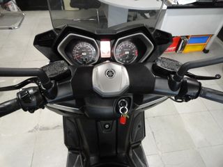 Yamaha X-MAX 400