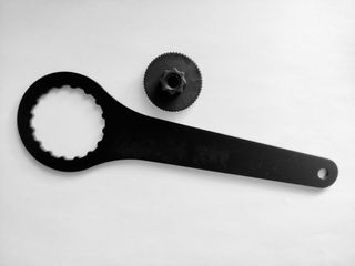 Llave Pedalier y Center lock Shimano Hollowtech II