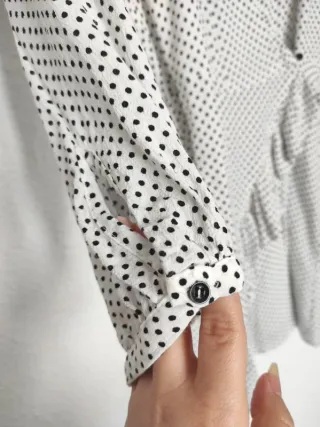 Vestido corto lunares volantes ZARA topos blanco