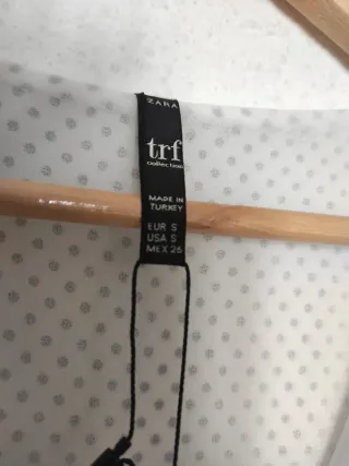 Vestido corto lunares volantes ZARA topos blanco