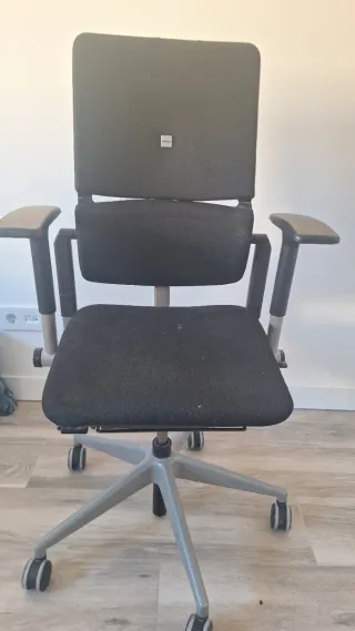 Silla de oficina Steelcase Please II negra