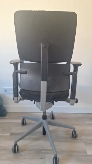 Silla de oficina Steelcase Please II negra