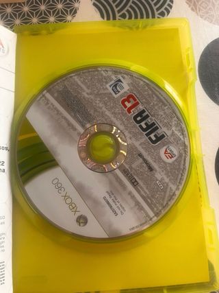 FIFA 13 Xbox 360 +  3 Mandos Xbox 360