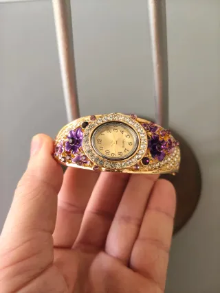 Reloj Pulsera Dorado Flores Moradas