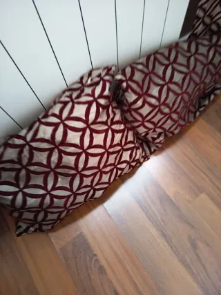 Barra+ terminaciones +4 cortinas + 2 cojines