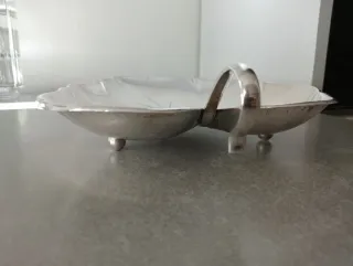 Antigua bandeja de Alpaca con forma de Hoja