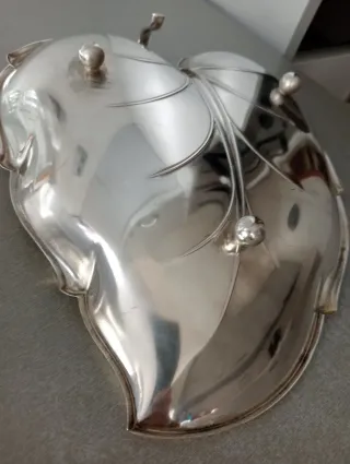 Antigua bandeja de Alpaca con forma de Hoja