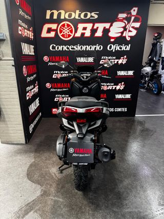YAMAHA XMAX 125 gris automática