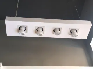 Lámparas de techo modernas, son 3 lámparas.