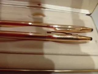 Set Bolígrafo y Portalápiz Cross Oro