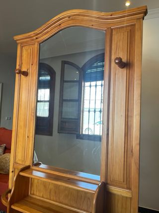 Mueble de entrada con espejo de madera