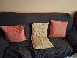 Sofá 3 plazas beige y rosa