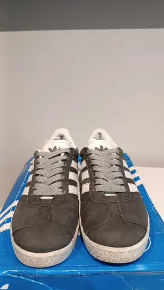 Adidas Gazelle Gris y Blanco