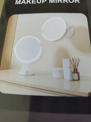 Espejo de maquillaje con luz LED