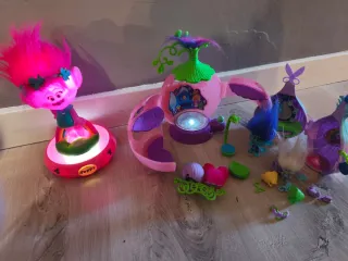 Lote Juguetes Trolls y Lámpara Poppy