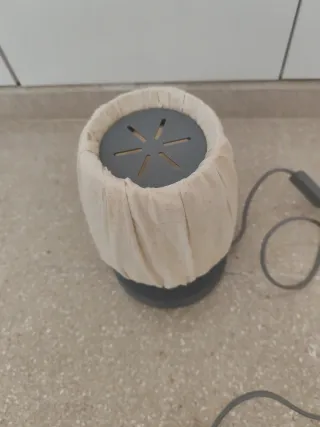 Lámpara infantil tela beige y base gris