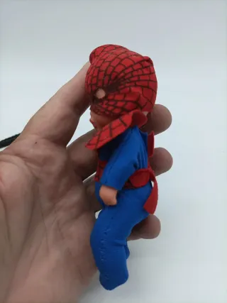 Muñeco Spiderman Bebé Raro