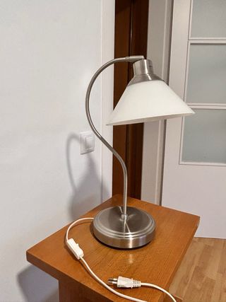 Lámpara de mesa Ikea metal y cristal