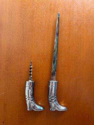 Sacacorchos y abrecartas MENESES