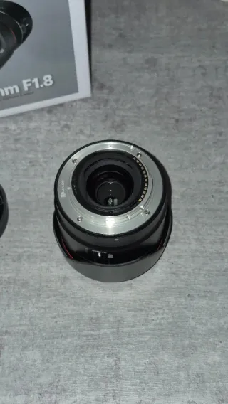 Obiettivo Samyang AF 35mm 1.8 FE