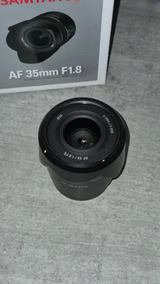 Obiettivo Samyang AF 35mm 1.8 FE