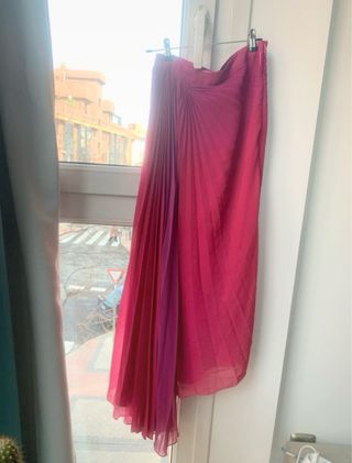 Falda asimétrica plisada