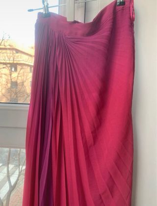 Falda asimétrica plisada