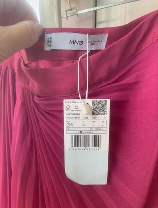 Falda asimétrica plisada