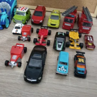 Lote de coches de juguete