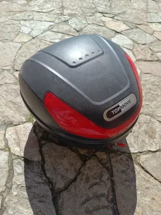 Cajón de moto TOPMOVE negro y rojo