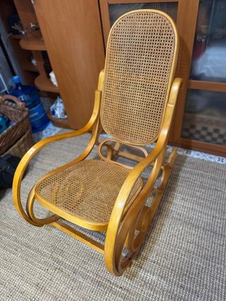 Mecedora Vintage Thonet Ratán y Madera