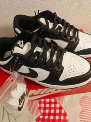 Nike Dunk Low Blanco y Negro